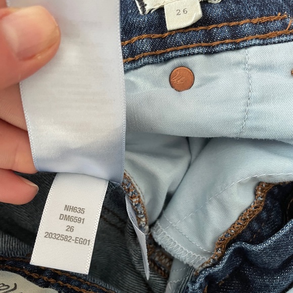 Madewell the perfect vintage straight jean size 26 . Color blue. - Picture 9 of 10